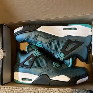 Jordan 4 teal